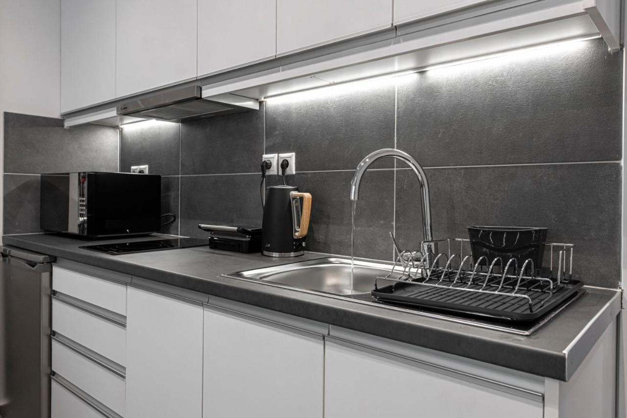 Phaedrus Living: City Center Luxury Flat Loukianou Афіни Екстер'єр фото