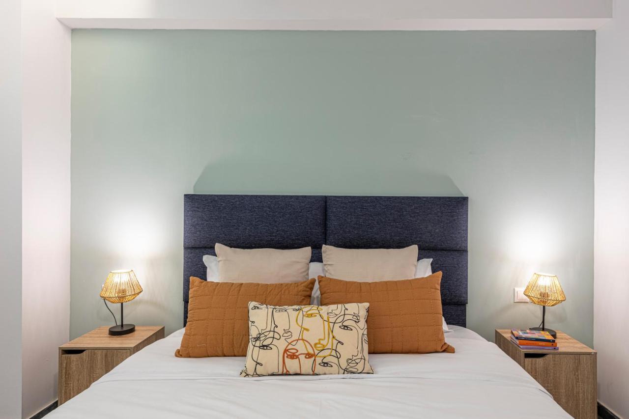 Phaedrus Living: City Center Luxury Flat Loukianou Афіни Екстер'єр фото